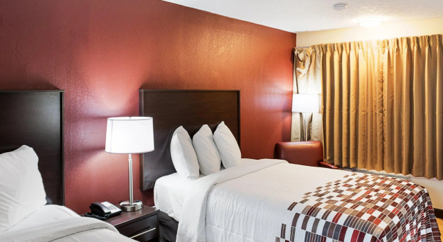 Номер Deluxe Red Roof Inn Indianapolis East