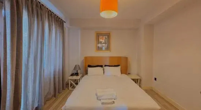 Люкс Deluxe Taksim Square—1BR Deluxe Suite 06