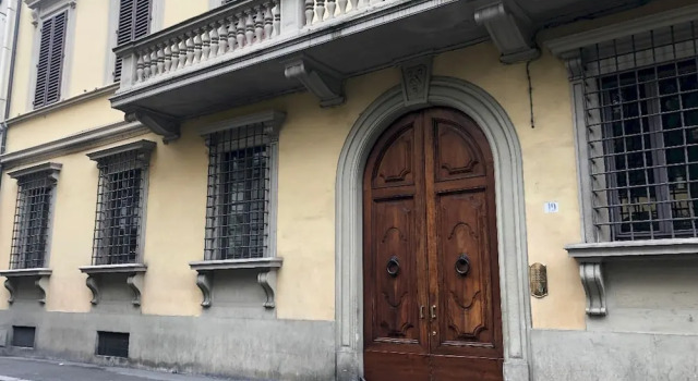 Oriuolo Giotto, Забронировать Отель Флоренция Тоскана, рядом с Дом Буонаротти