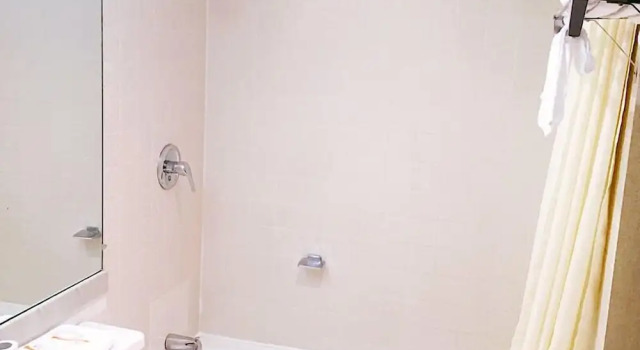 Четырёхместный номер Comfort Travelers Inn Elizabethton