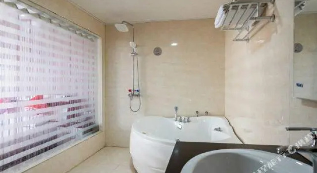 Huidu Business Hotel