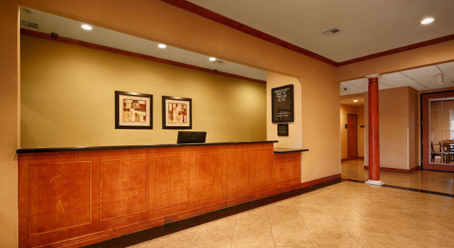 Best Western Cleveland Inn & Suites