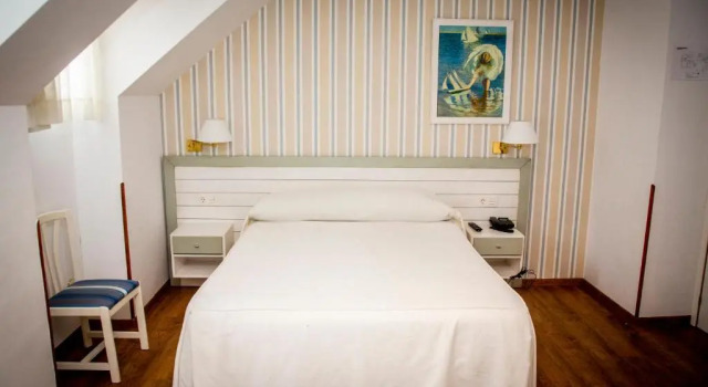 Isabel Rooms - Suarez Inclán 38, Prenota Hotel Hotel economici a Asturie