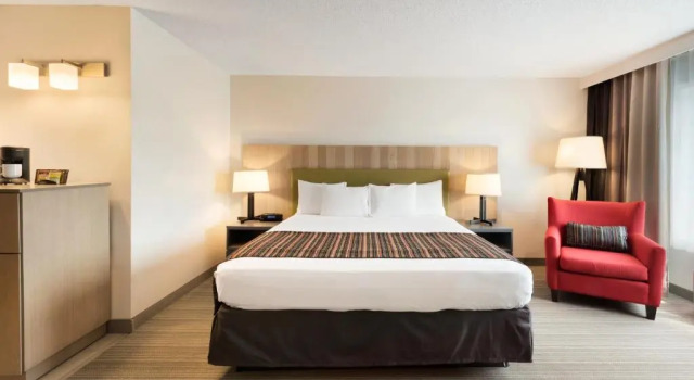 Люкс Country Inn & Suites by Radisson, Chippewa Falls, WI