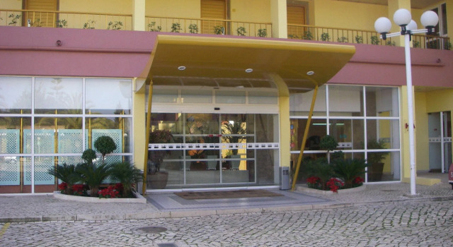 Hotel Baia Cristal Beach & Spa Resort, Rezerwuj Ośrodek wypoczynkowy Carvoeiro Albufeira