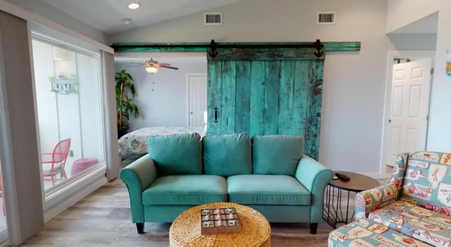 AH-F223 New 2nd Floor Condo, Close to PoolHot Tub, Near Marina & Ferry