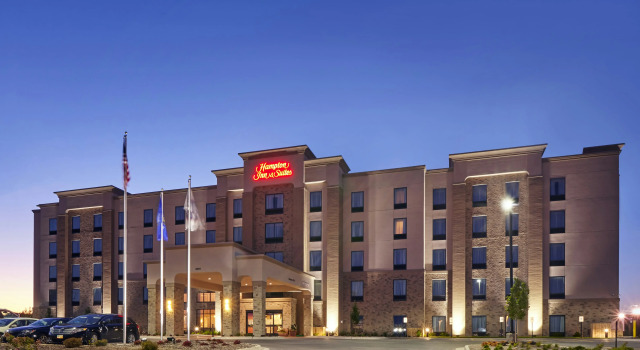 Hampton Inn & Suites Milwaukee/Franklin, Varaa Hotelli Franklin Wisconsin