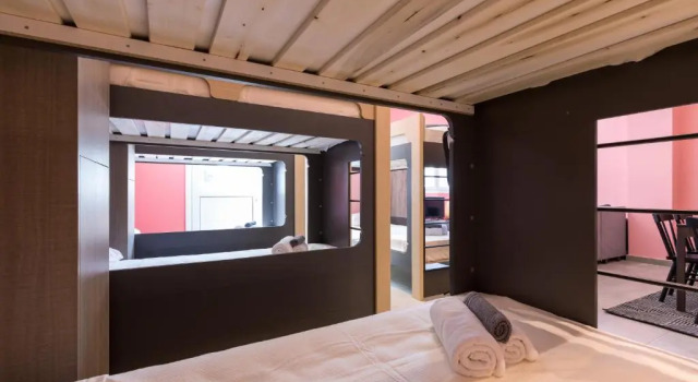 Local Hostel & Suites