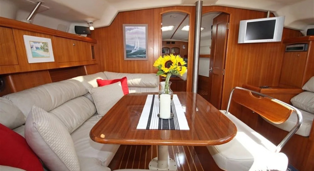 Dockside Yacht Lodging