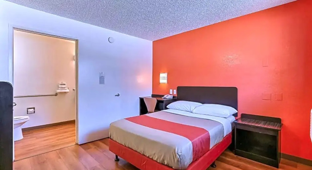 Номер Standard Motel 6 Oakland Airport
