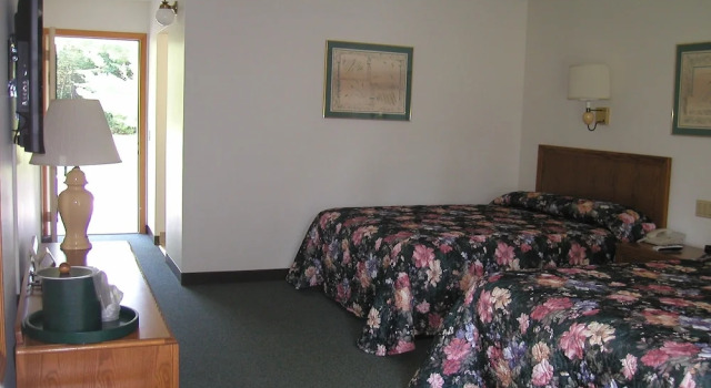 Номер Deluxe T-Bird Motor Inn