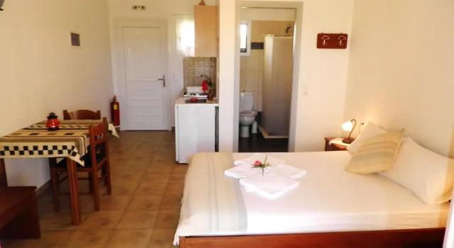 Студия с балконом Giannikas Apartments