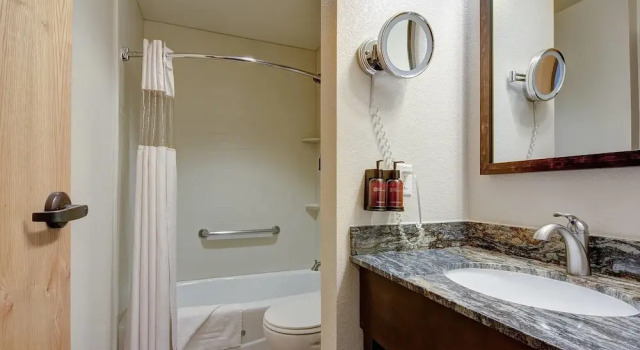 Двухместный номер Standard с видом на реку The Golden Hotel, an Ascend Collection Hotel