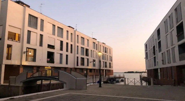 Апартаменты Modern sunny apartment in residental area