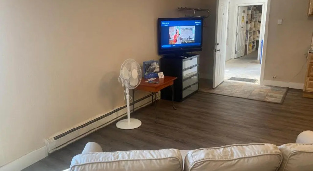 Кровать в общем номере Heidis Inn
