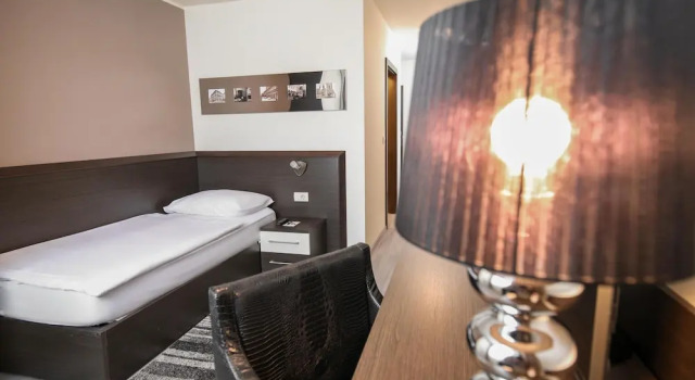 Одноместный номер Superior Hotel Evropa