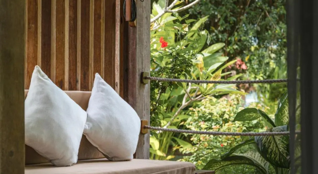 Бунгало Superior с видом на сад Segara Lombok Beach Resort