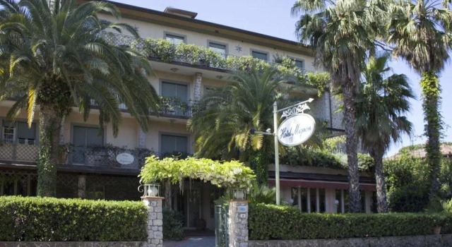 Hotel Mignon, Забронировать Отель Отели Форте-дей-Марми с парковкой, рядом с Пляж Форте-дей-Марми, Парковка