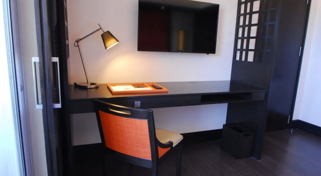 Номер Deluxe с балконом и с красивым видом из окна BE Grand Resort, Bohol