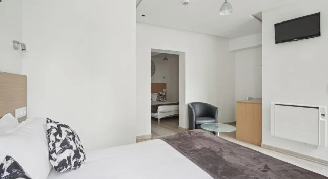 Семейный номер Standard Hôtel Le National Clichy Paris