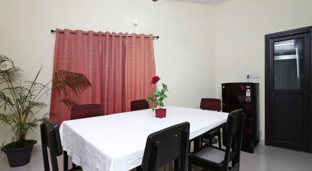 OYO 14811 Hotel Royal Monarch, Забронировать Отель Отели Горакхпур 3 звезды, 3*