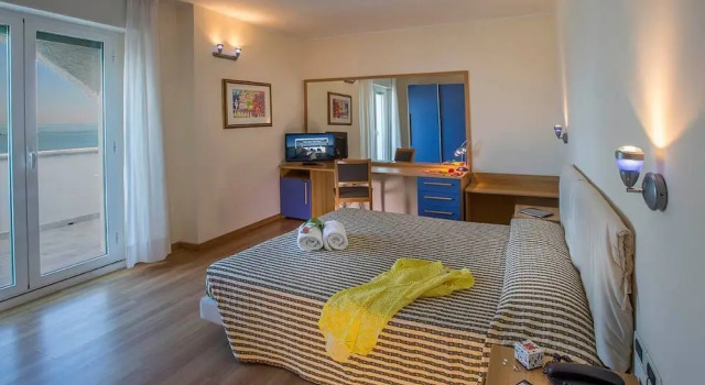 Двухместный номер Classic с балконом и с частичным видом на море Hotel Sporting
