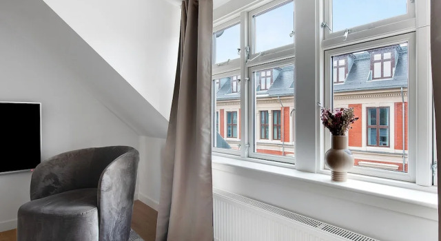 Leaves 4 - Precious 2-bdr Apt in Central Copenhagen, Забронировать Апартаменты/квартира Отели Копенгагена с парковкой, рядом с Памятник Гансу Христиану Андерсену, Парковка