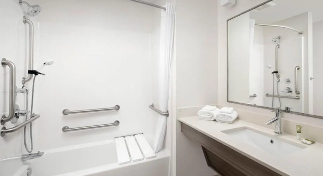 Четырёхместный номер Standard WoodSpring Suites Seattle Everett