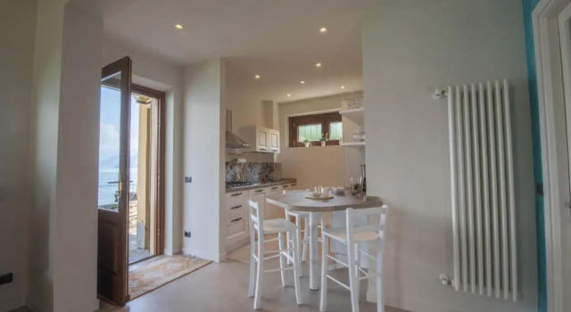 La Punta Apartment, Prenota Appartamento Hotel a Como con parcheggio, Parcheggio