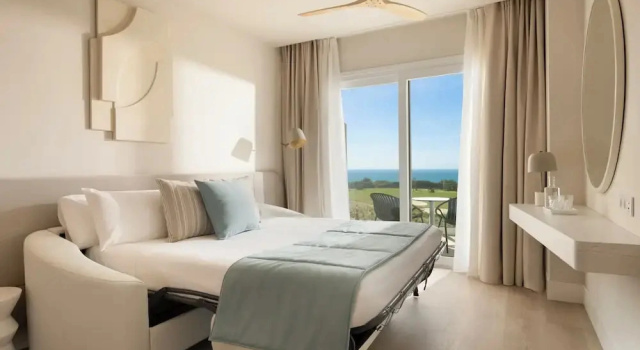Номер Standard с частичным видом на море Amare Beach Hotel Sancti Petri
