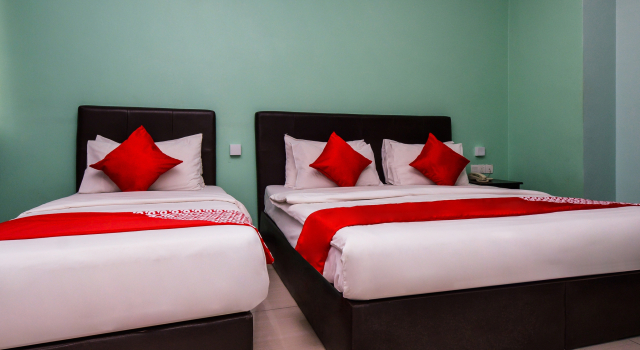 OYO 499 Comfort Hotel Sentul