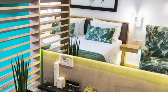 Kalamaki Luxury Suites