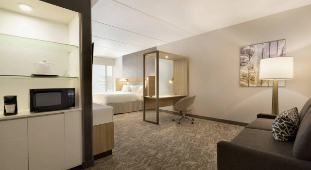 Двухместный люкс SpringHill Suites by Marriott Allentown Bethlehem/Center Valley