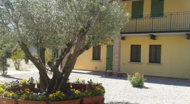 Agriturismo Cascina Boschi, Buchen Sie Hotel Volta Mantovana Lombardei