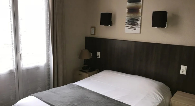 Rev Hotel, Varaa Hotelli Lamalou-les-Bains Hérault
