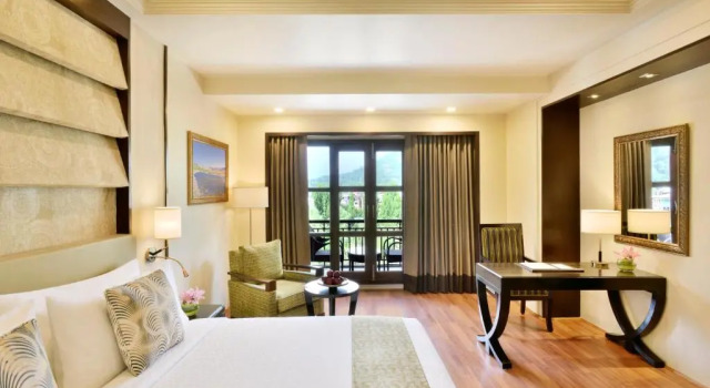 Двухместный номер Standard Four Points by Sheraton Srinagar
