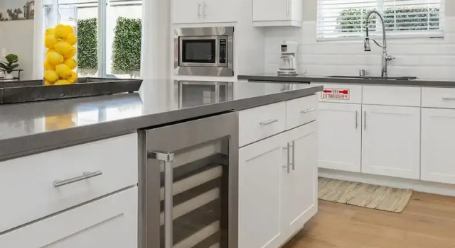 Коттедж Large 4 Bedroom Close To Beach