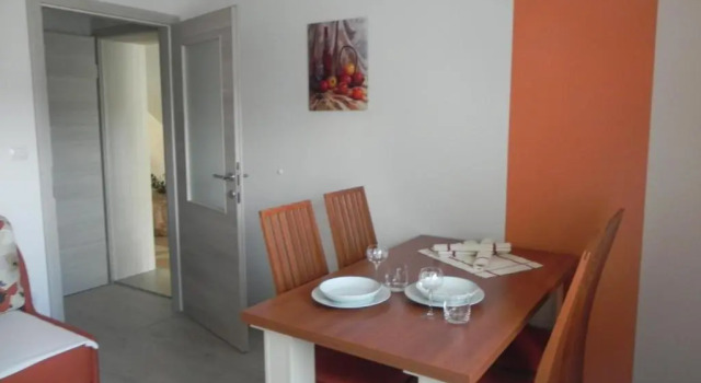 Апартаменты c 1 комнатой с балконом Apartments Vesna