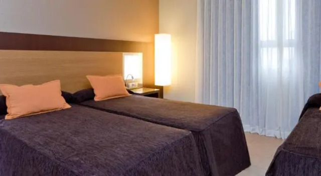 Трёхместный номер Hotel Ciudad de Alcañiz