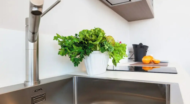 Люкс с балконом и с видом на озеро San Colombano Suites