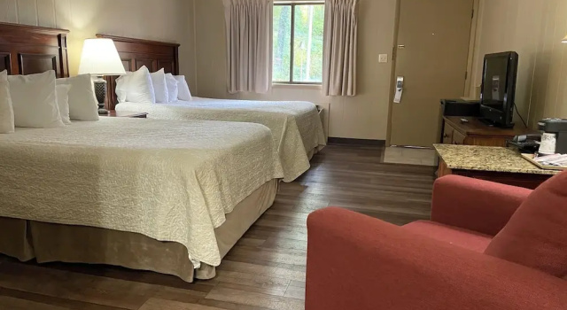 Четырёхместный номер Standard Fontana Village Resort & Marina