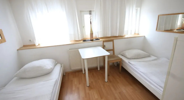 a-domo Apartments Oberhausen - Budget Apartments & Flats - short & longterm - single & grouptravel, Забронировать Апартаменты/квартира Оберхаузен Ruhr area, рядом с Oberhausen Christmas Market