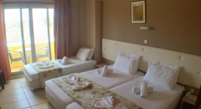 Трёхместный номер Standard Politia Hotel
