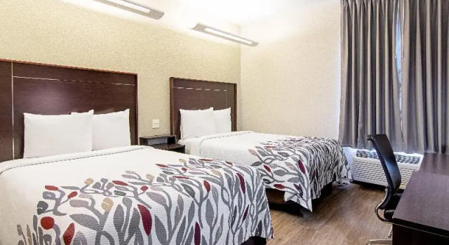 Четырёхместный номер Standard Red Roof Inn Locust Grove