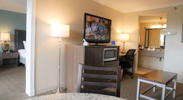 Spark by Hilton Sarasota Siesta Key Gateway, Забронировать Отель Отели штата Флориды 3 звезды, 3*