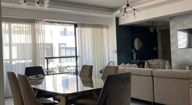 "luxurious and Elegant Apartment in Bella Vista", Забронировать Апартаменты/квартира Белья-Виста Большой Санто-Доминго