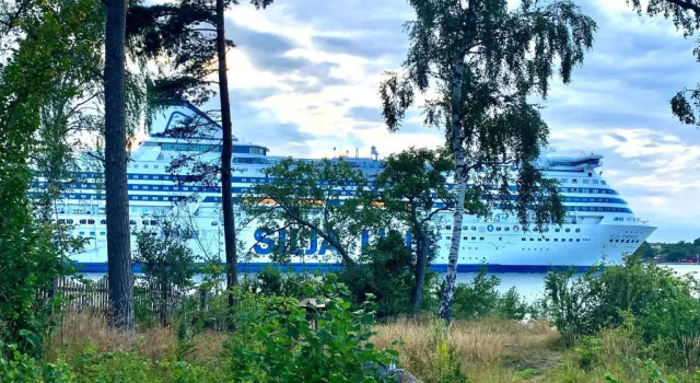 Коттедж c 1 комнатой Charmig stuga av rustik stil i Stockholms område