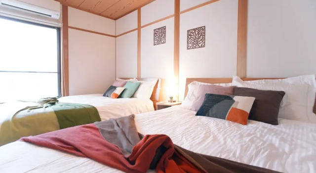 Tsurumibashi House