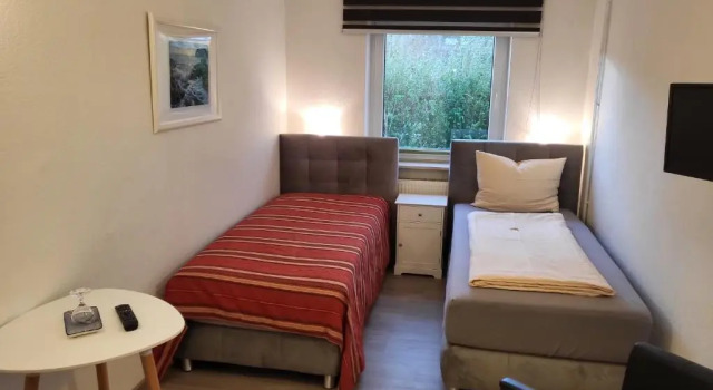 Hotel Pension Haus Irene, Забронировать Отель Ховахт Ploen, рядом с Залив Ховахт