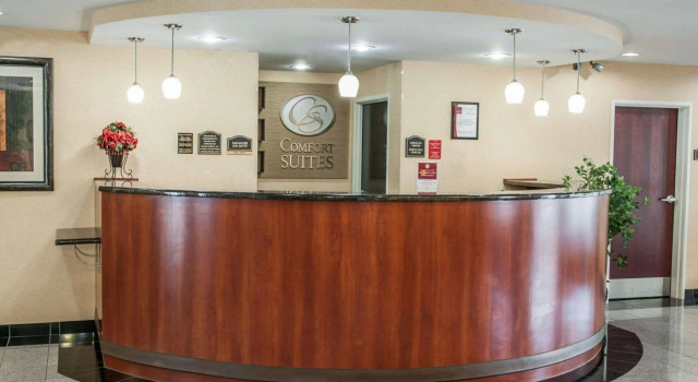 Comfort Suites near Indianapolis Airport